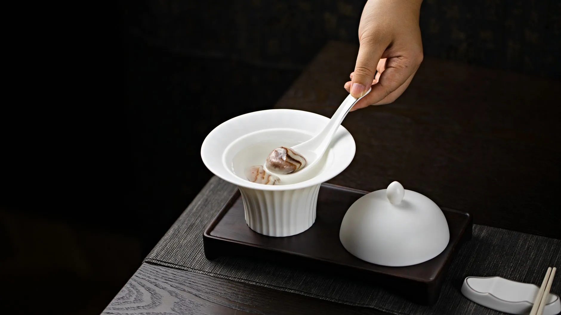 企业礼品杯具定制方案：从选型到LOGO印制的完整流程