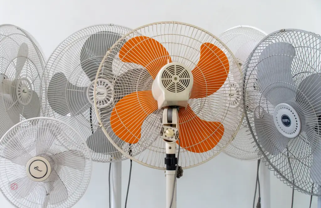 不锈钢保温杯内胆材质对比：316与304不锈钢应用解析
