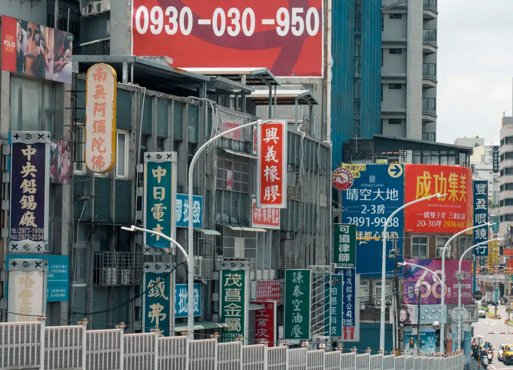 不锈钢保温杯与玻璃杯材质差异及商务场景适配分析