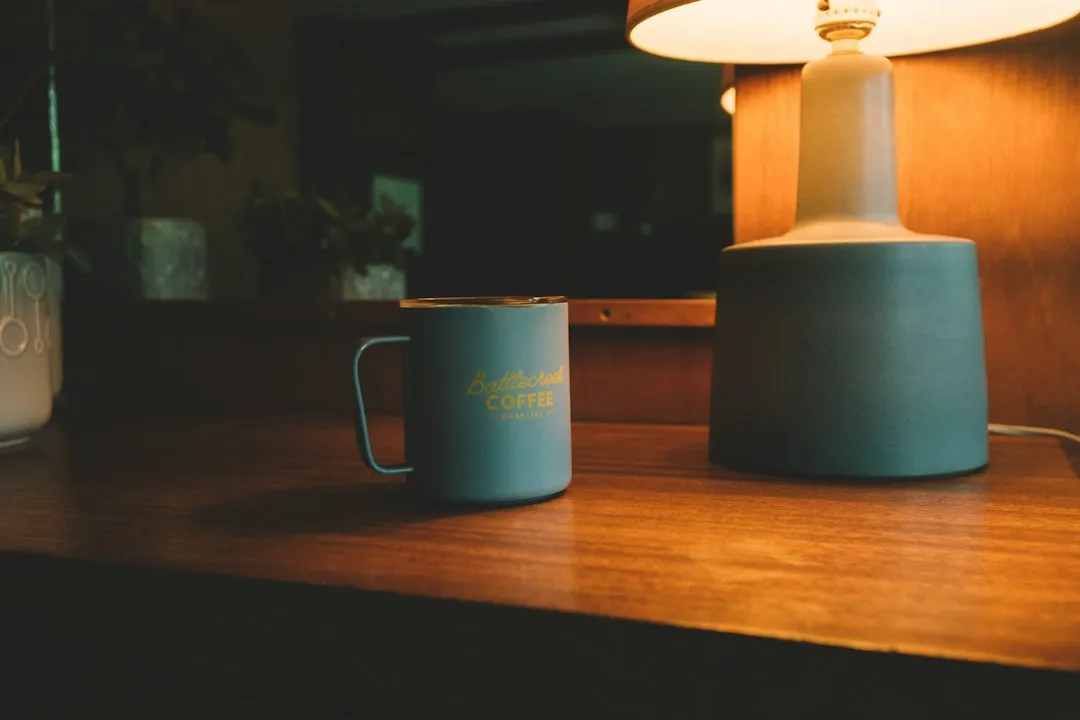 咖啡杯与马克杯材质对比：陶瓷、玻璃及不锈钢保温杯在商务场景的适用性分析正文配图 2